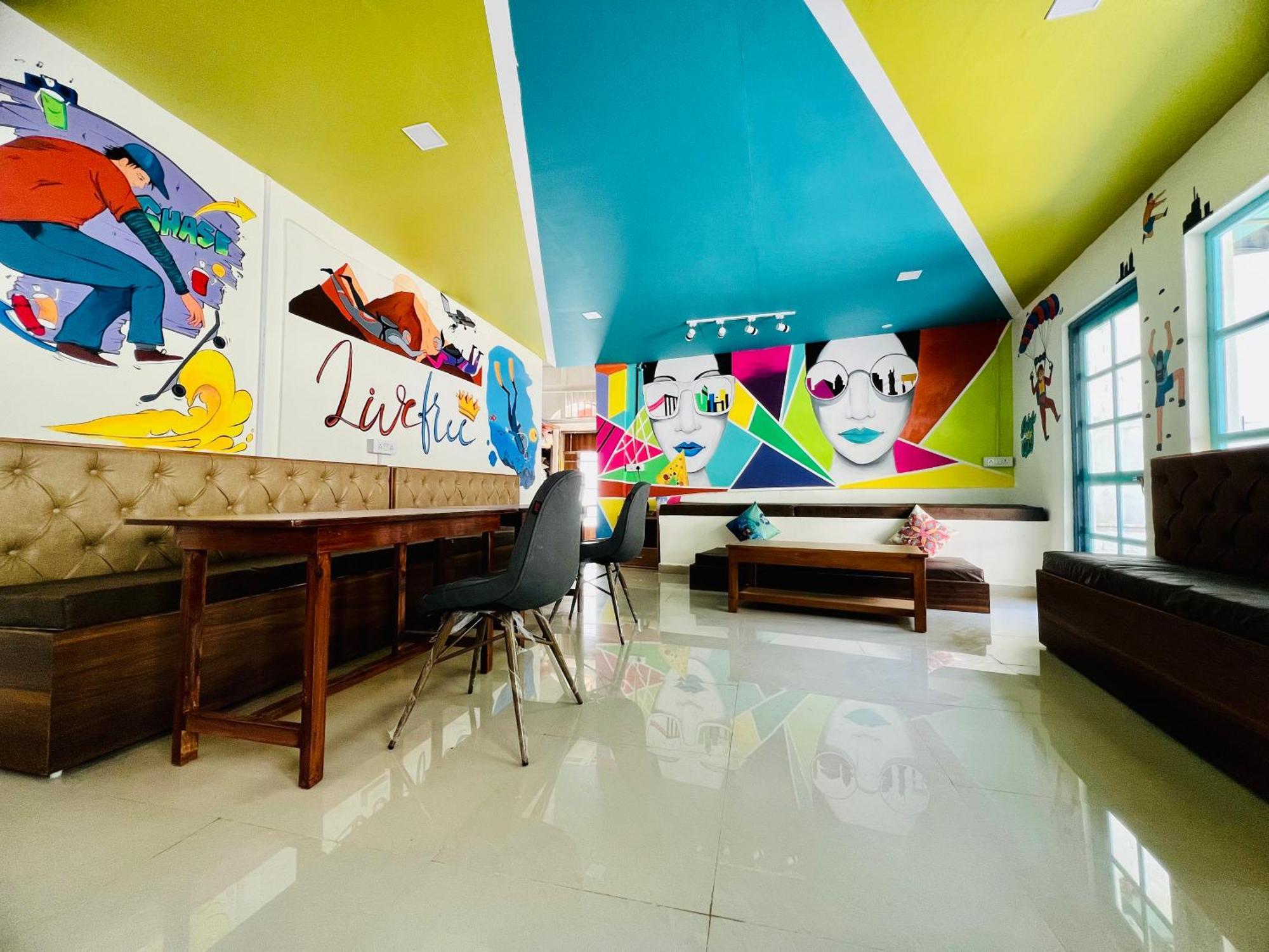 Live Free Hostel, Mcleodganj 맥그로드 간즈 외부 사진