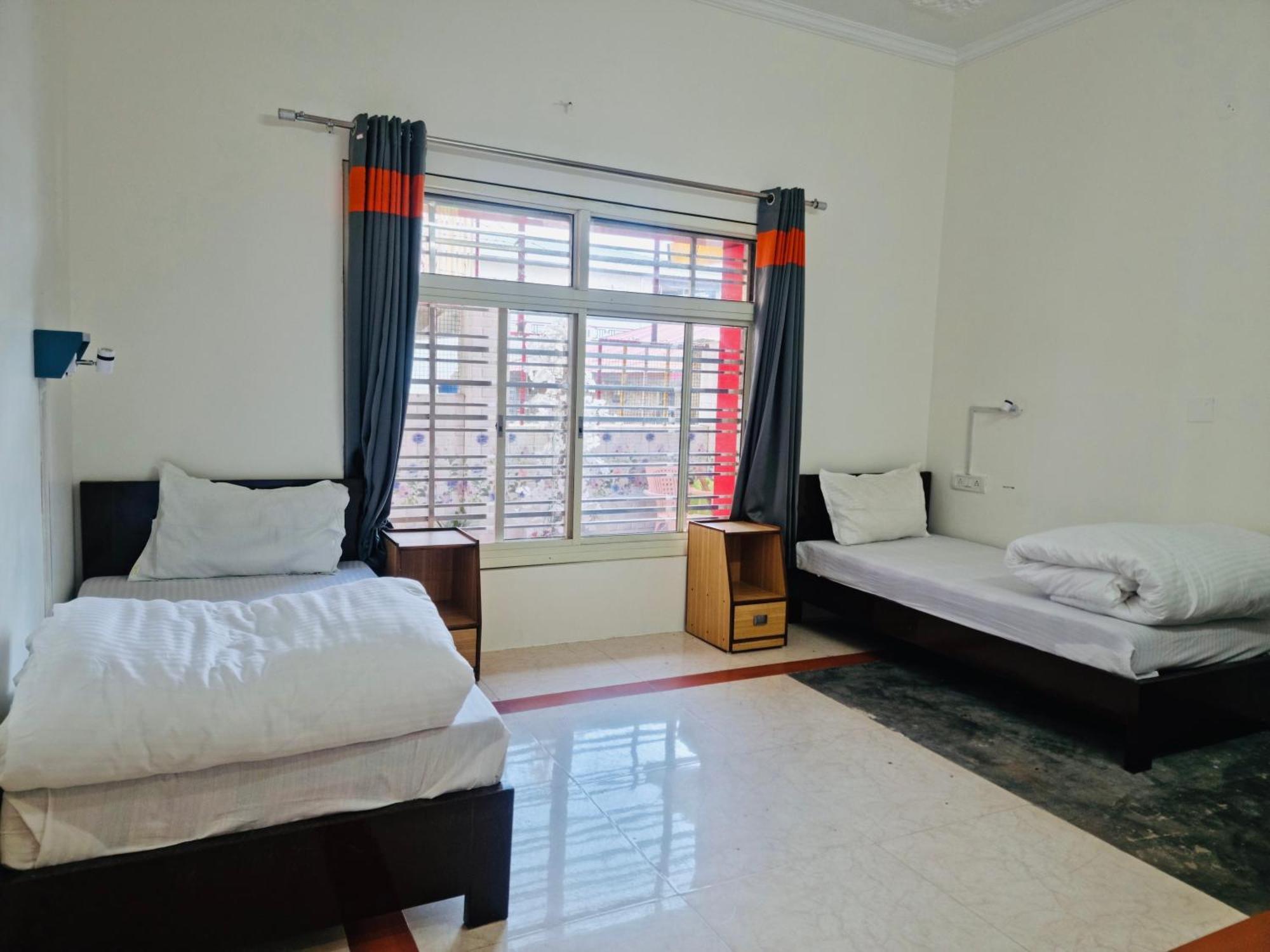 Live Free Hostel, Mcleodganj 맥그로드 간즈 외부 사진