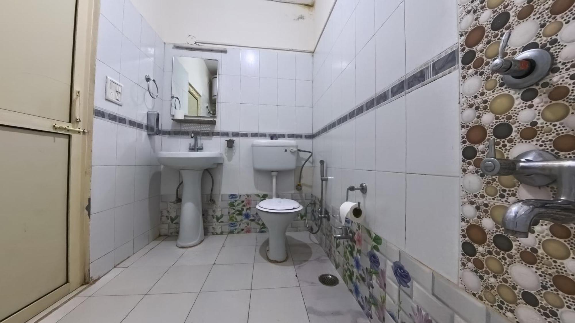 Live Free Hostel, Mcleodganj 맥그로드 간즈 외부 사진